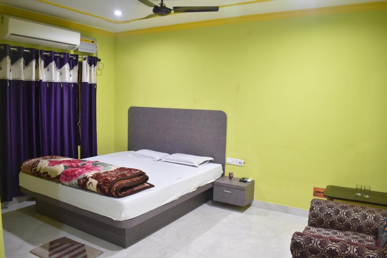 Hotel Suraj Balasore Kültér fotó
