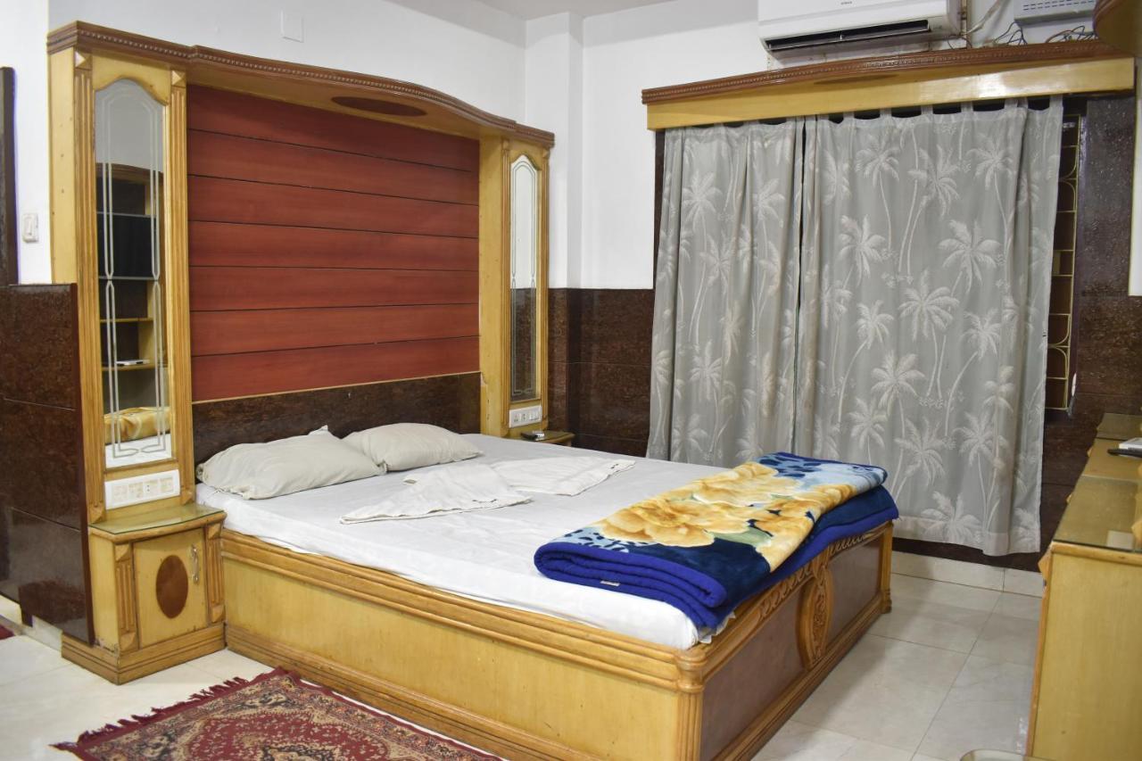 Hotel Suraj Balasore Kültér fotó
