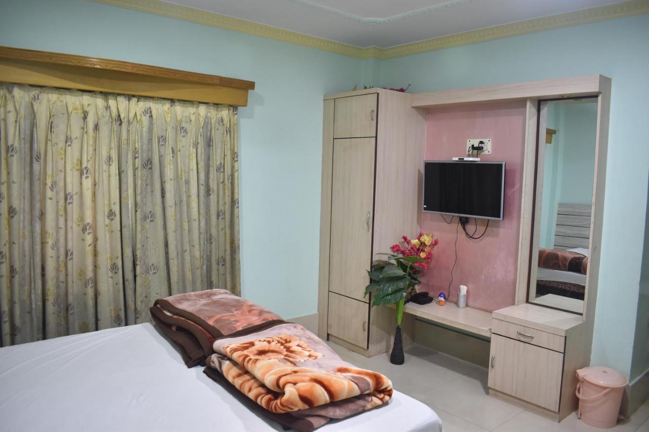 Hotel Suraj Balasore Kültér fotó