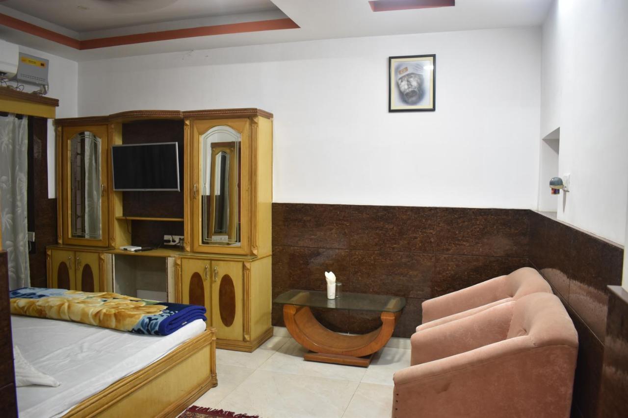 Hotel Suraj Balasore Kültér fotó