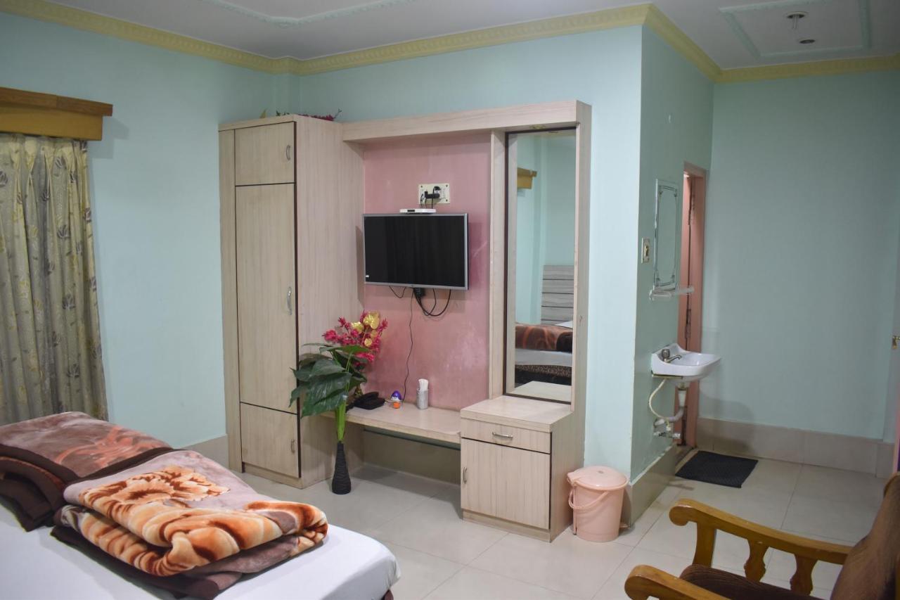 Hotel Suraj Balasore Kültér fotó